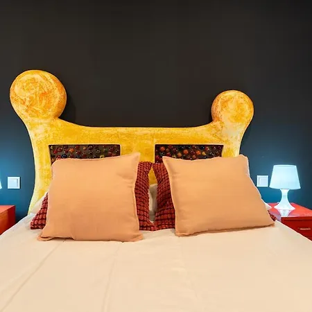 Apartment Centrally Located, Spacious And Full Of Light