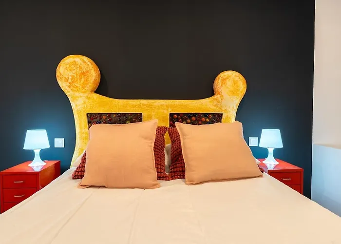 Apartament Centrally Located, Spacious And Full Of Light