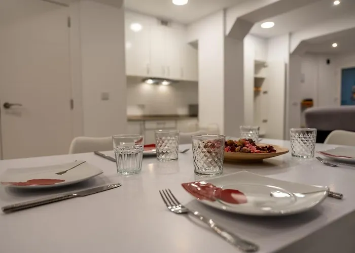 Apartament Centrally Located, Spacious And Full Of Light *