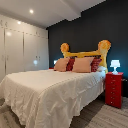 Apartmán Centrally Located, Spacious And Full Of Light